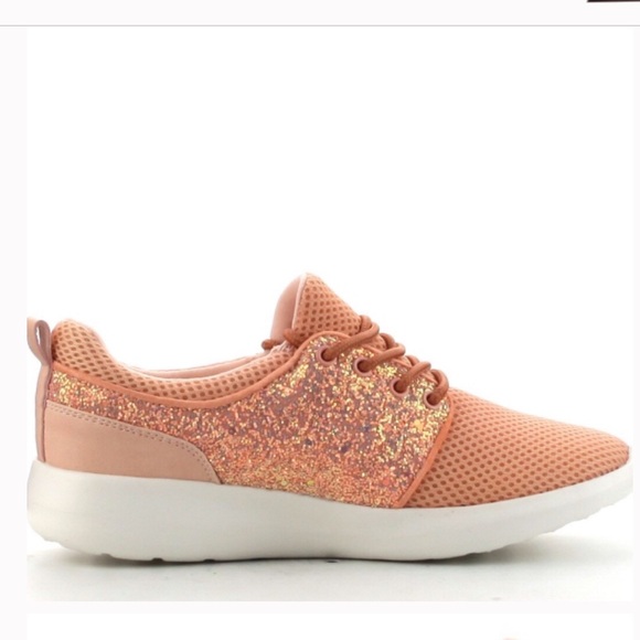 ⚡️FLASH SALE⚡️Adorable pink sparkle sneakers - Picture 3 of 4